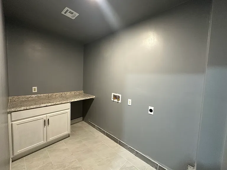 4825 Lincoln Ave — Photo 11