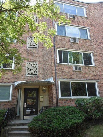 1st image of 1825 W Granville Ave APT 4B