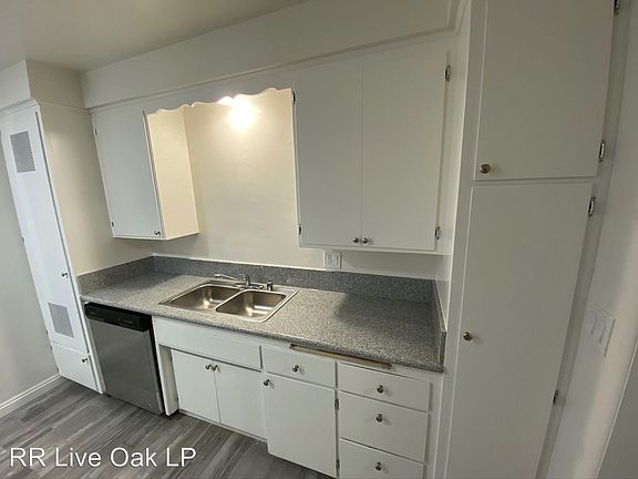 4th image of 331 E Live Oak St APT E