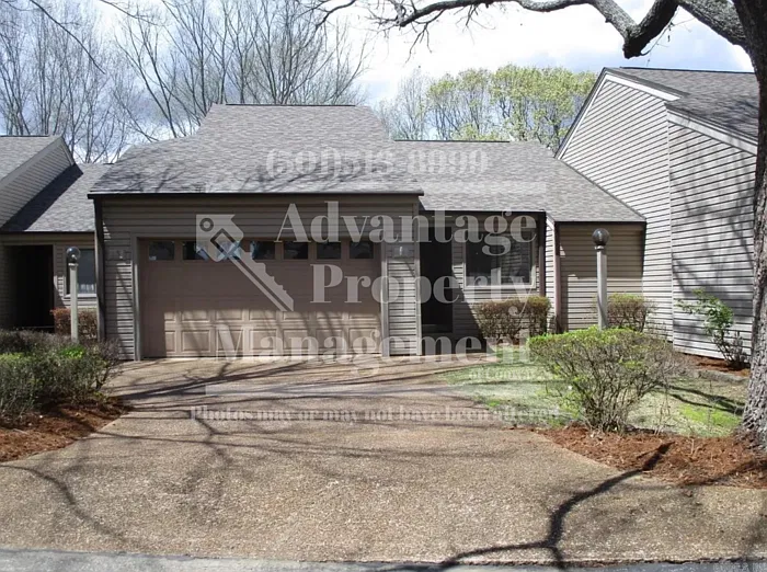601 Woodlawn Dr #23