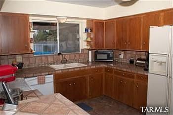 5th image of 5649 E Burns St
