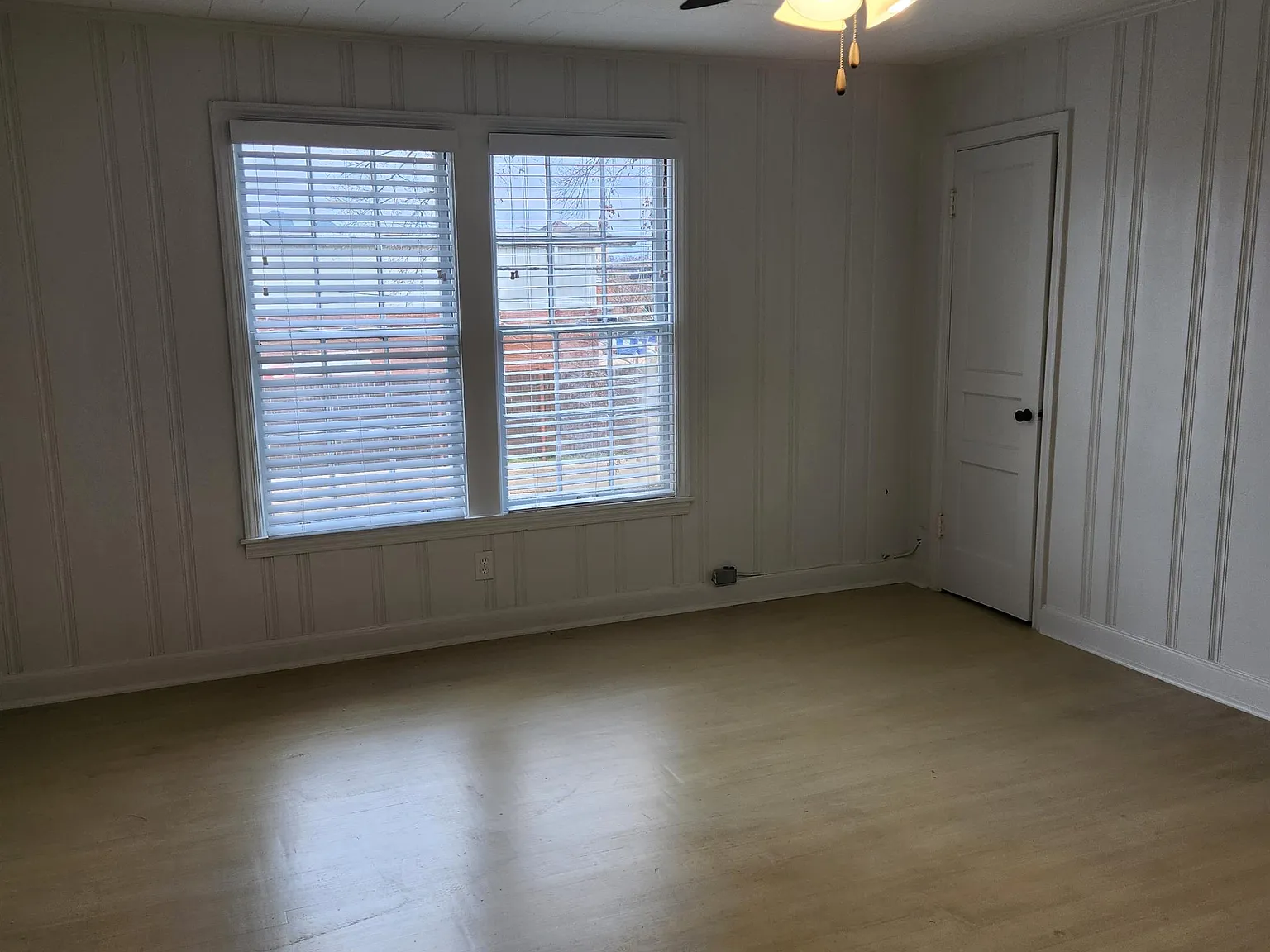151 S Green St - 4 — Photo 3