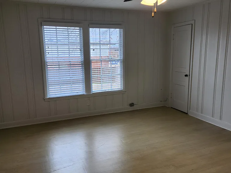 151 S Green St #4 — Photo 3