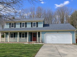 33071 N Burr Oak Dr, Solon, OH 44139