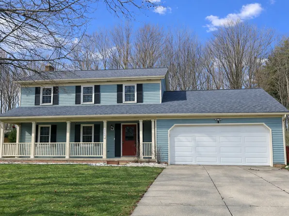 33071 N Burr Oak Dr, Solon, OH 44139