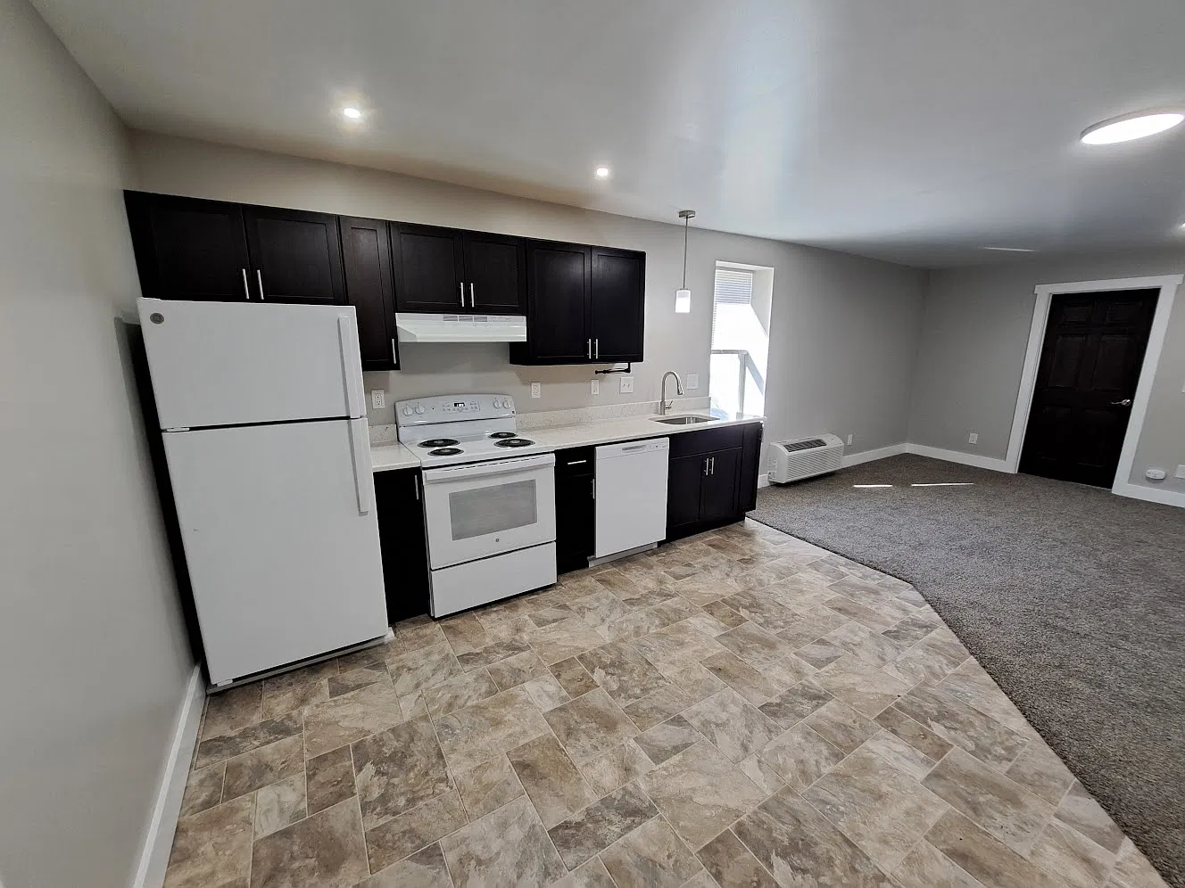 2 bed, 800 sqft, $1,800 — Photo 1