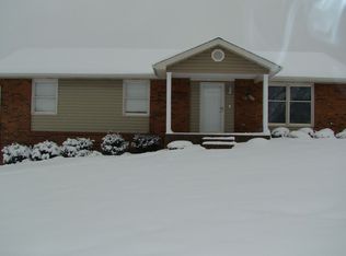 421 Knotsbury Ln, Blountville, TN 37617