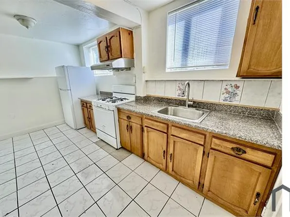 2340 23rd Ave #B, Oakland, CA 94606