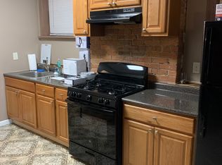 814 23rd St APT 1, Watervliet, NY 12189