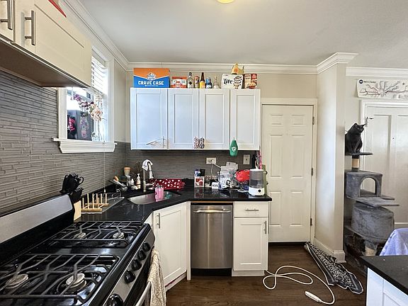 4th image of 3841 N Greenview Ave #A01w