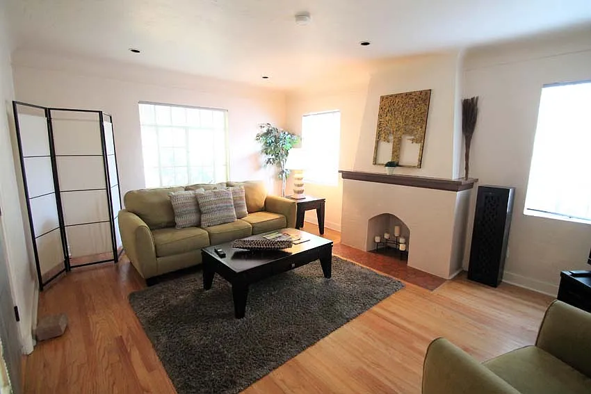 500 Amherst DR NE - 500 Amherst DR NE — Photo 2