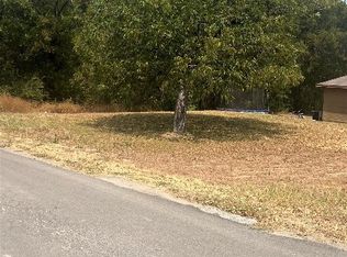 806 N Cates St, Decatur, TX 76234