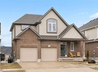 136 Cinnamon Fern St, Waterloo, ON N2V 0E9