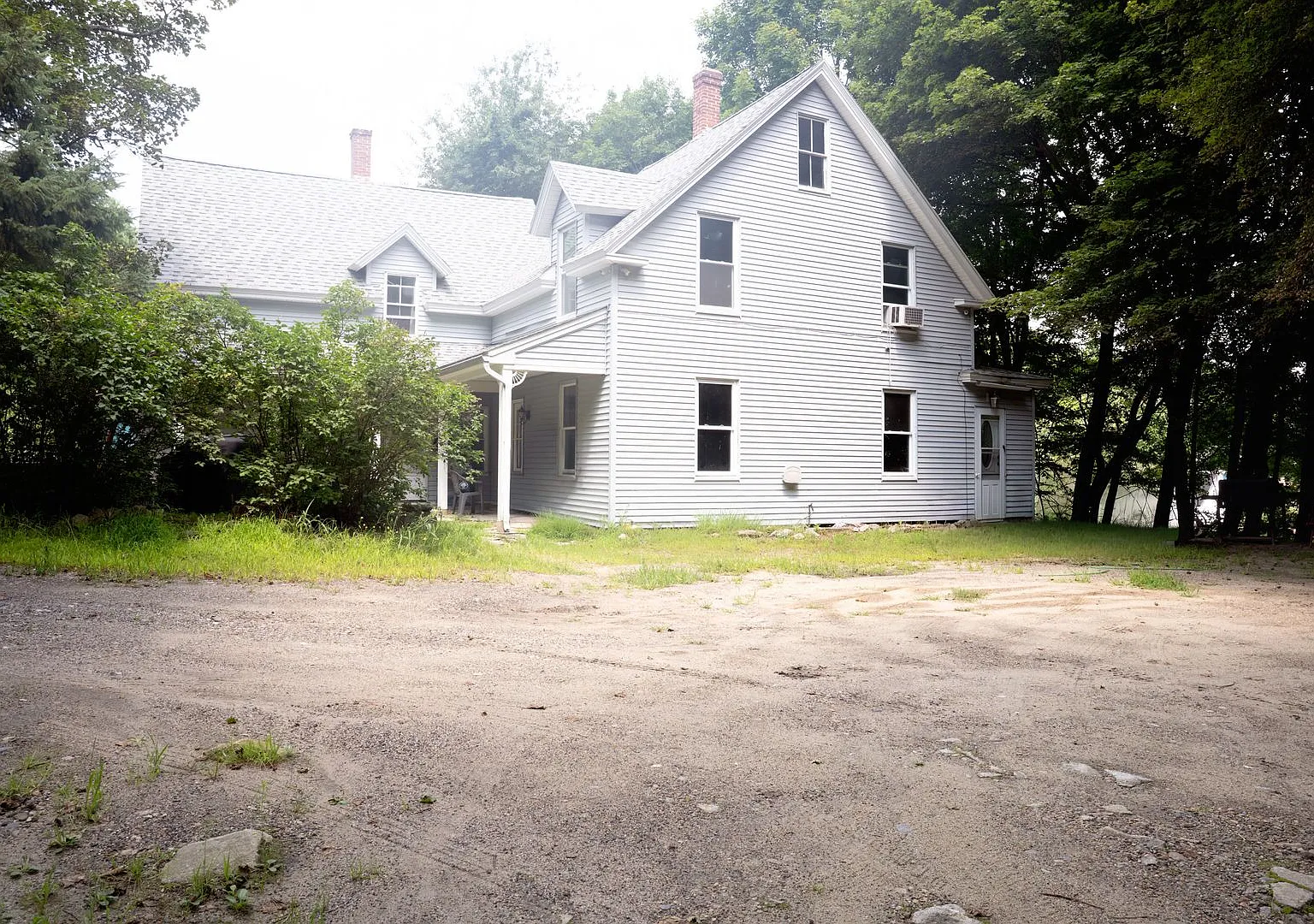 9-11 Terrace Place — Photo 2