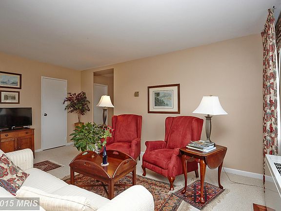 5th image of 6631 Wakefield Dr APT 808