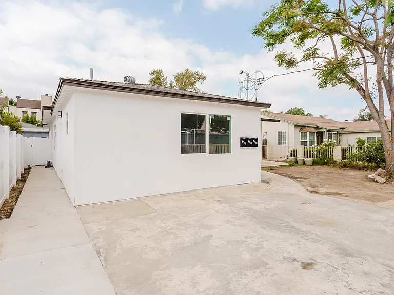 18310 Gresham St — Photo 3