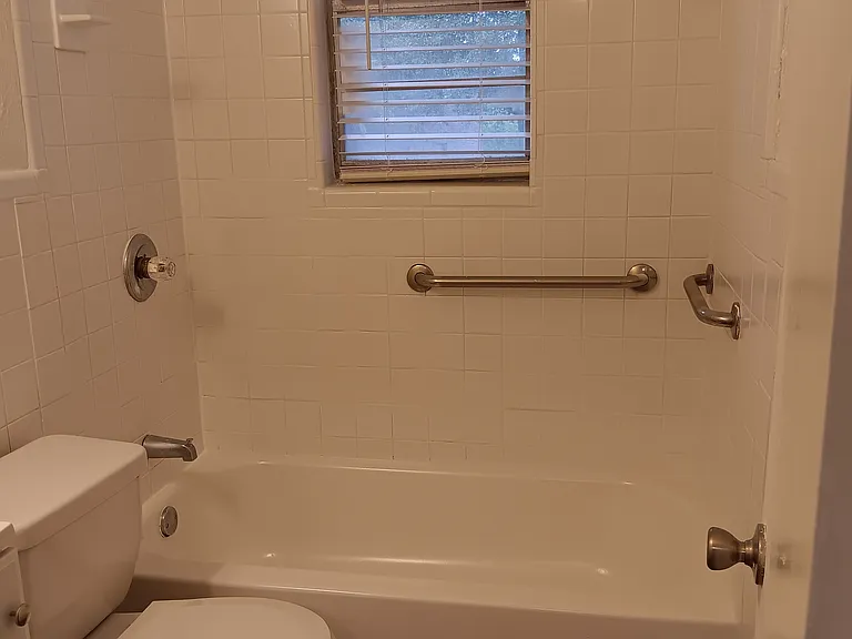 Donnelly Court — Photo 9