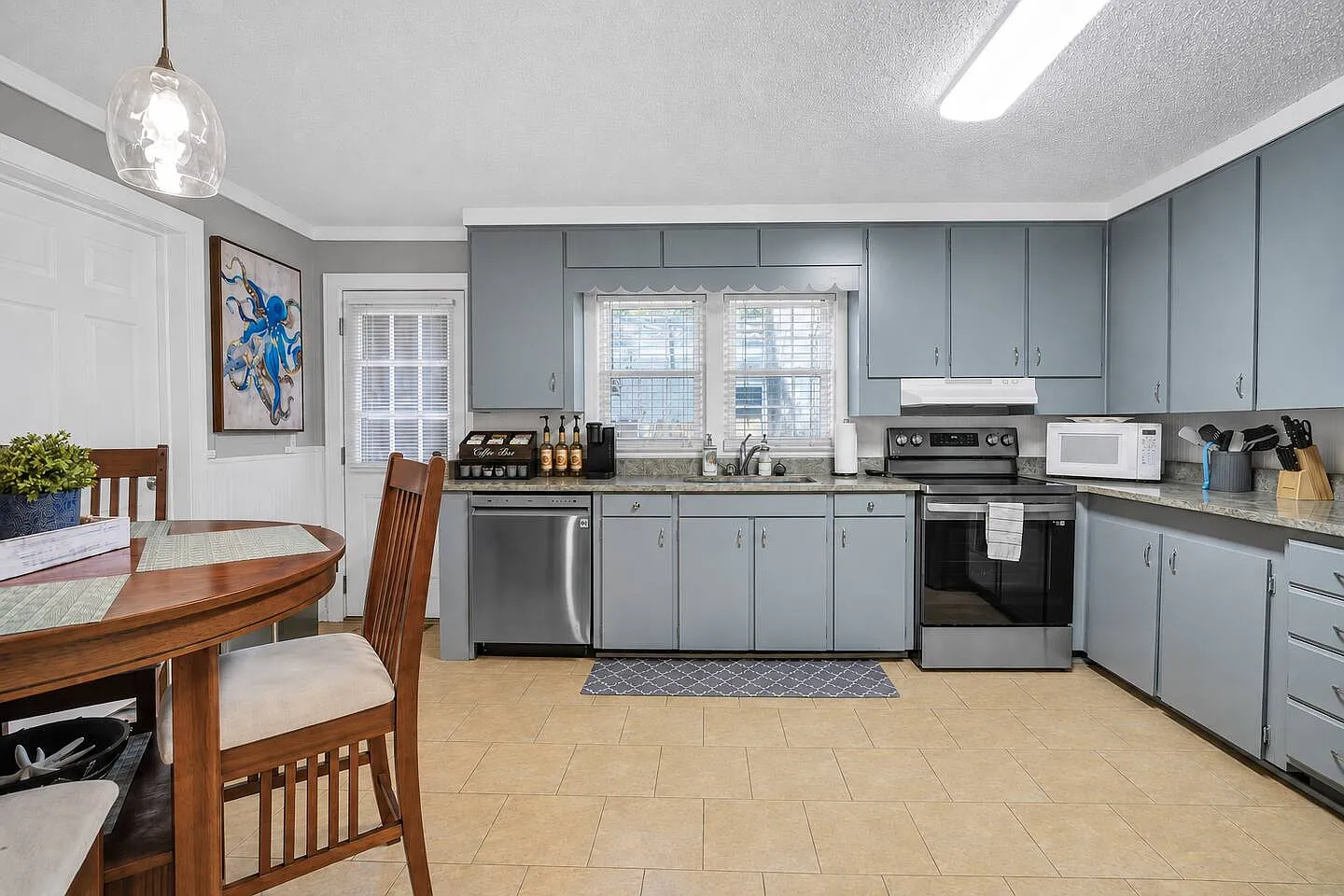 3 bed, 1200 sqft, $5,000 — Photo 3