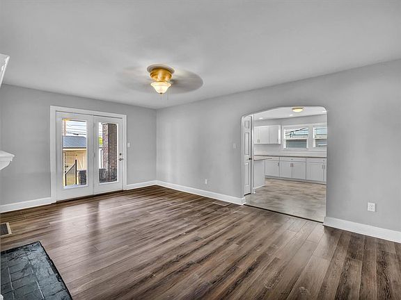 5th image of 31 Colonial Ct