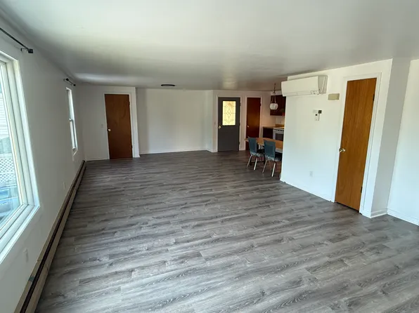 301-303 North St #302, Bennington, VT 05201