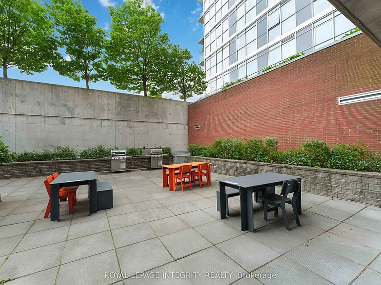 180 York St #909 — Photo 29