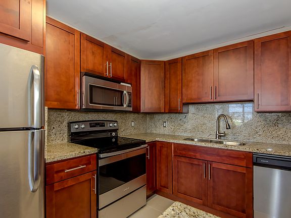 2nd image of 2025 NE 164th St APT 514