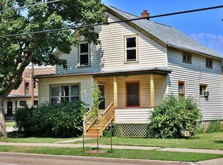820 N Sawyer St, Oshkosh, WI 54902