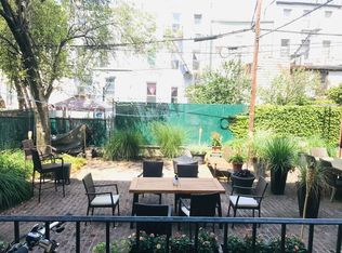99 15th St APT 2L, Brooklyn, NY 11215