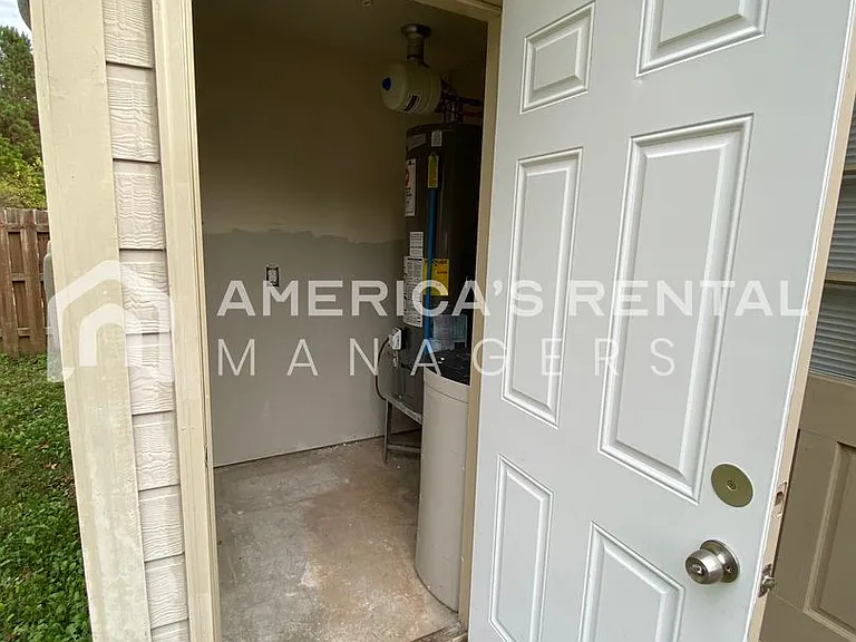 525 Fox Run Cir — Photo 26