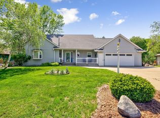 1970 Knollwood Dr, Fairmont, MN 56031