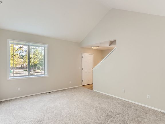 5th image of 15585 SW Siletz Ct