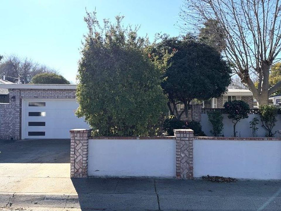 1st image of 3042 Wildwood Dr