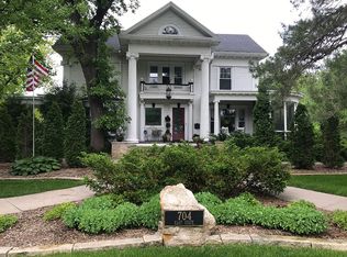 704 E State St, Mason City, IA 50401