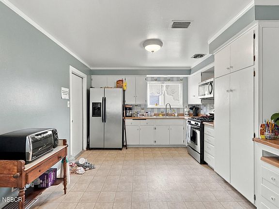 4th image of 1412 W Nectarine Ave