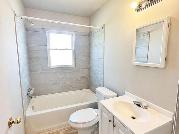 5th image of 815 Dana Pl #F