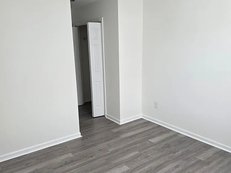 7925 Averette Hill Dr — Photo 6