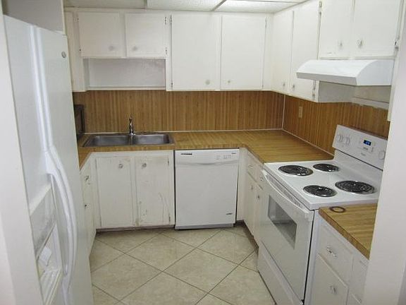 4th image of 7000 NW 186th St APT 218