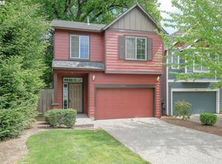 694 SE Heathcliff Ln, Hillsboro, OR 97123