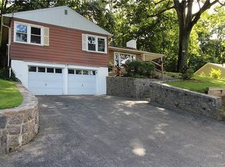 656 Warren Ave, Thornwood, NY 10594