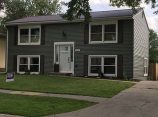 2045 Pleasantview Dr, Marion, IA 52302