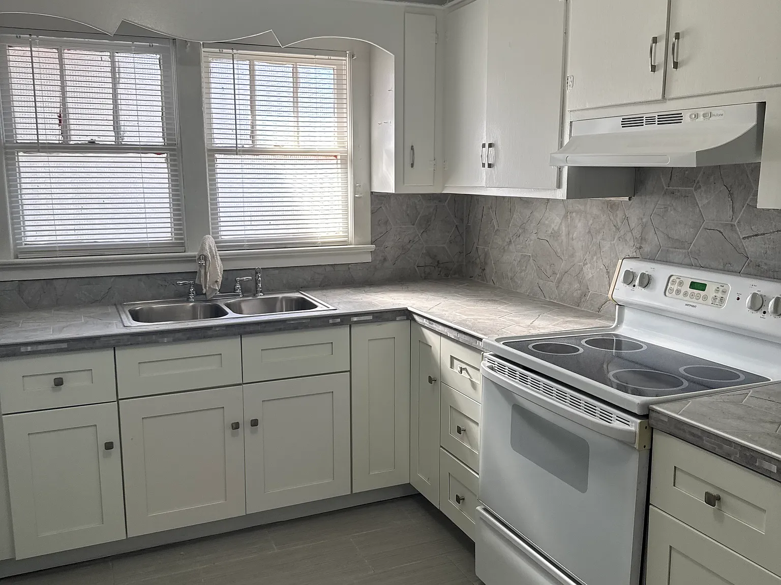 3 bed, 2000 sqft, $3,500 — Photo 3