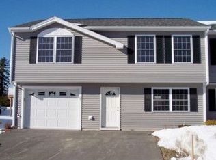 3 Red Sox Ln, Raymond, NH 03077