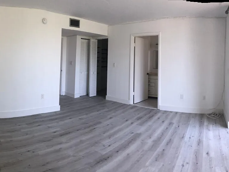 7440 Harding Ave #202 — Photo 7