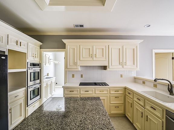 2nd image of 713 Golf Crest Ln