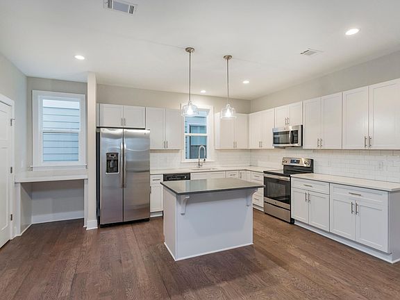 4th image of 711 Mill Creek Meadow Dr