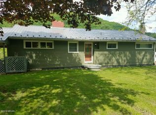 1050 Renovo Rd, Mill Hall, PA 17751