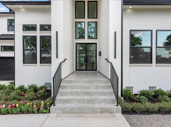 811 Woodstock St, Bellaire, TX 77401