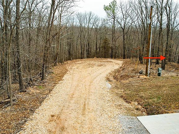 3rd image of Spalding Dr