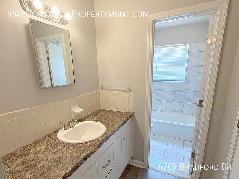 4767 Bradford Dr — Photo 12