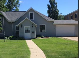 212 4th St SE, Rugby, ND 58368